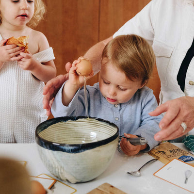 enfant en cuisine mini mondy cuisine